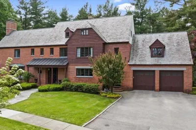 40 Westwood Dr 1
