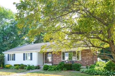 77 Woodcrest Dr 1