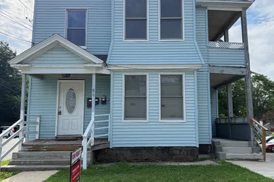 86 Pleasant St #2
