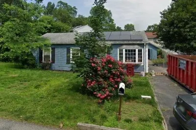 101 Laurie Ln