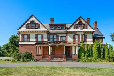 270 Maple St 1