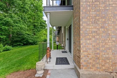 23 Shadowbrook Ln #10