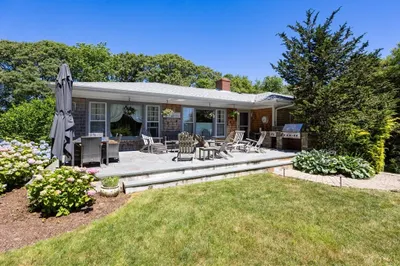 225 Moorland Rd 1