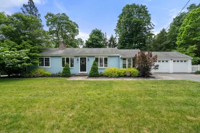 164 East Main St 1