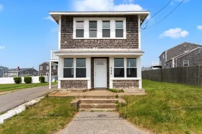 598 Ocean St