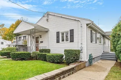 15 Orleans Ave