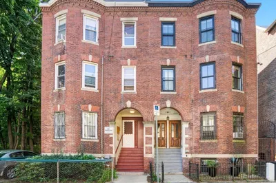151 Highland St 1