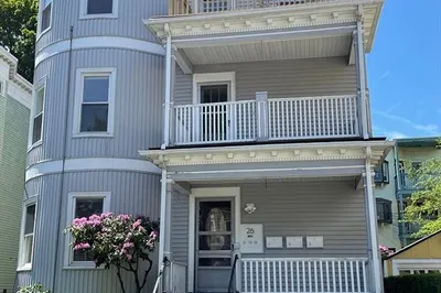 26 Howes St #1