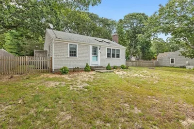 60 Lyman Ln 1
