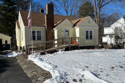 33 Beach St