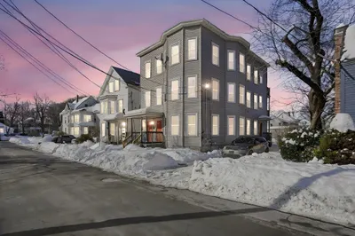 27 Carleton Ave 1