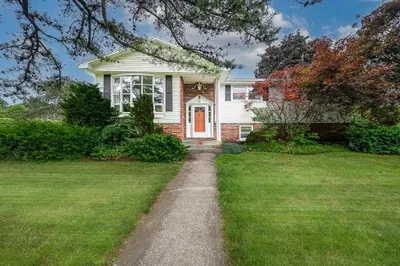 36 Roman Dr 1