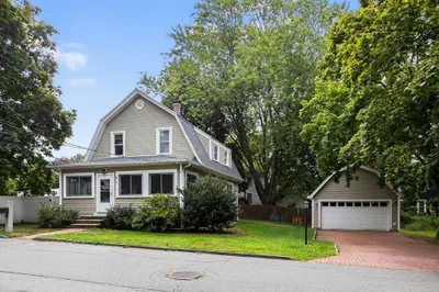 8 Corthell Rd