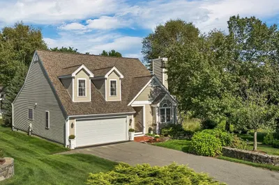 60 Hampton Meadows #60