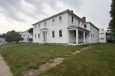179 Front St 1