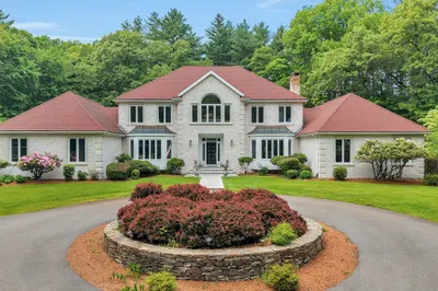 784 Strawberry Hill Rd 1