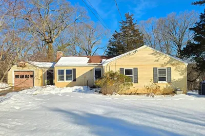 37 Riverview Dr