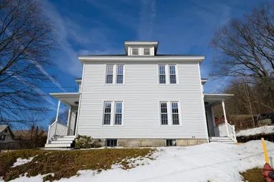 83 Williams St 1