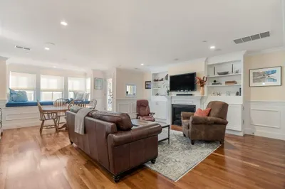 49 L St #1