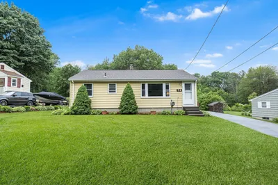 74 Wyoming Dr 1
