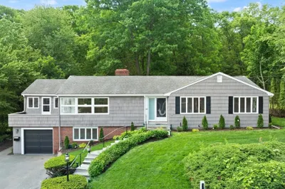 389 Porter St 1