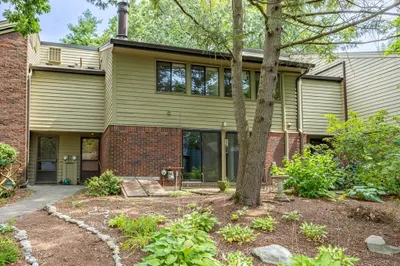 553 Great Elm Way #553 1
