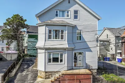66 Lyon St 1