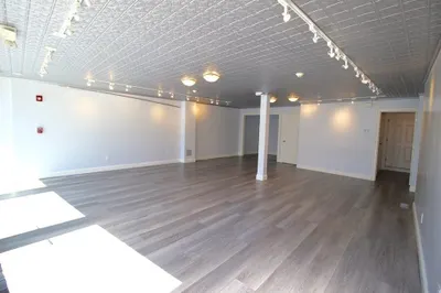48 Main St 1