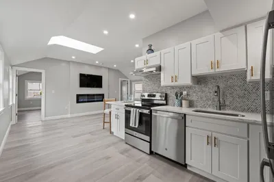 22 Lawrence Rd