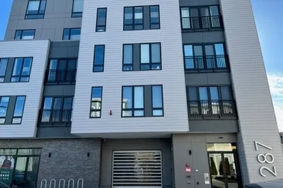 287 Maverick St #202