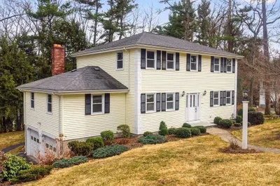 16 Eastmount Road 1
