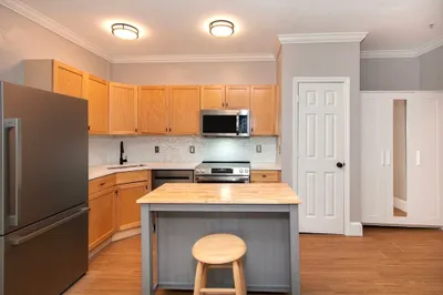 426 Mount Hope Street #401