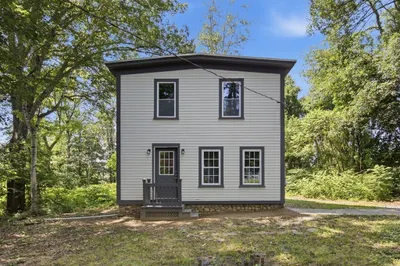 138 Marshall Rd 1