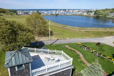 22 Greenleaf Avenue 1