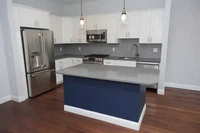 170 W Broadway #303