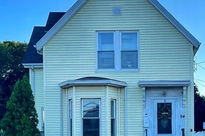 94 Lynnfield St