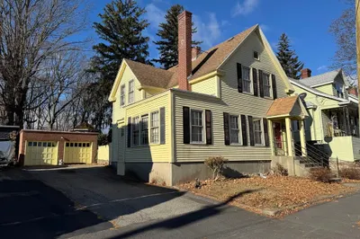 44 Eureka St