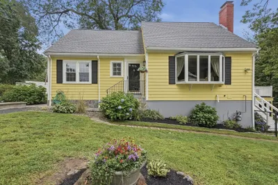 21 Oakwood Ave 1