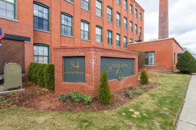 54 Green St #203 1