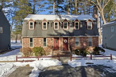 221 Wellman Ave #221