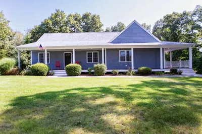 135 Sutherland Dr 1