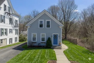 130 Cottage St 1