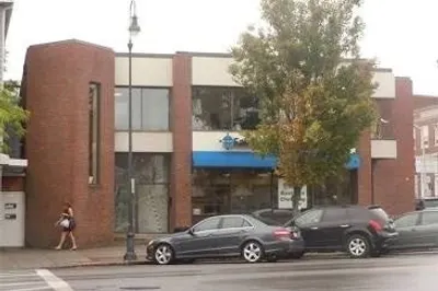 385 Main St 1