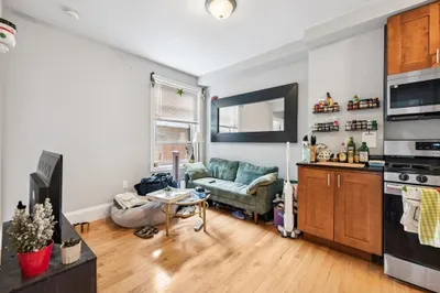 12 Foster St #7