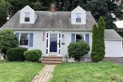 724 Lynnfield St #724 1