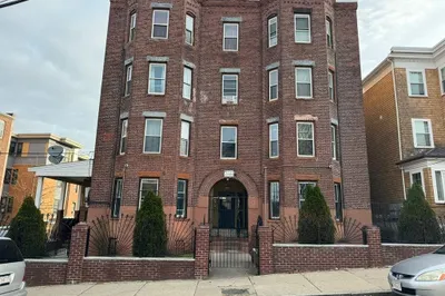 6 Greenville St #4