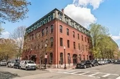 30 E Concord St #18