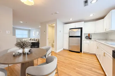 40-48 Vaughan Ave #3 1