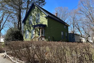 6 Beach St