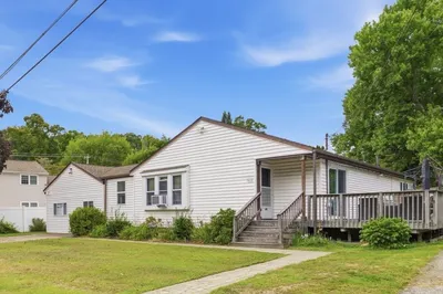 1075 W Elm St Extension 1